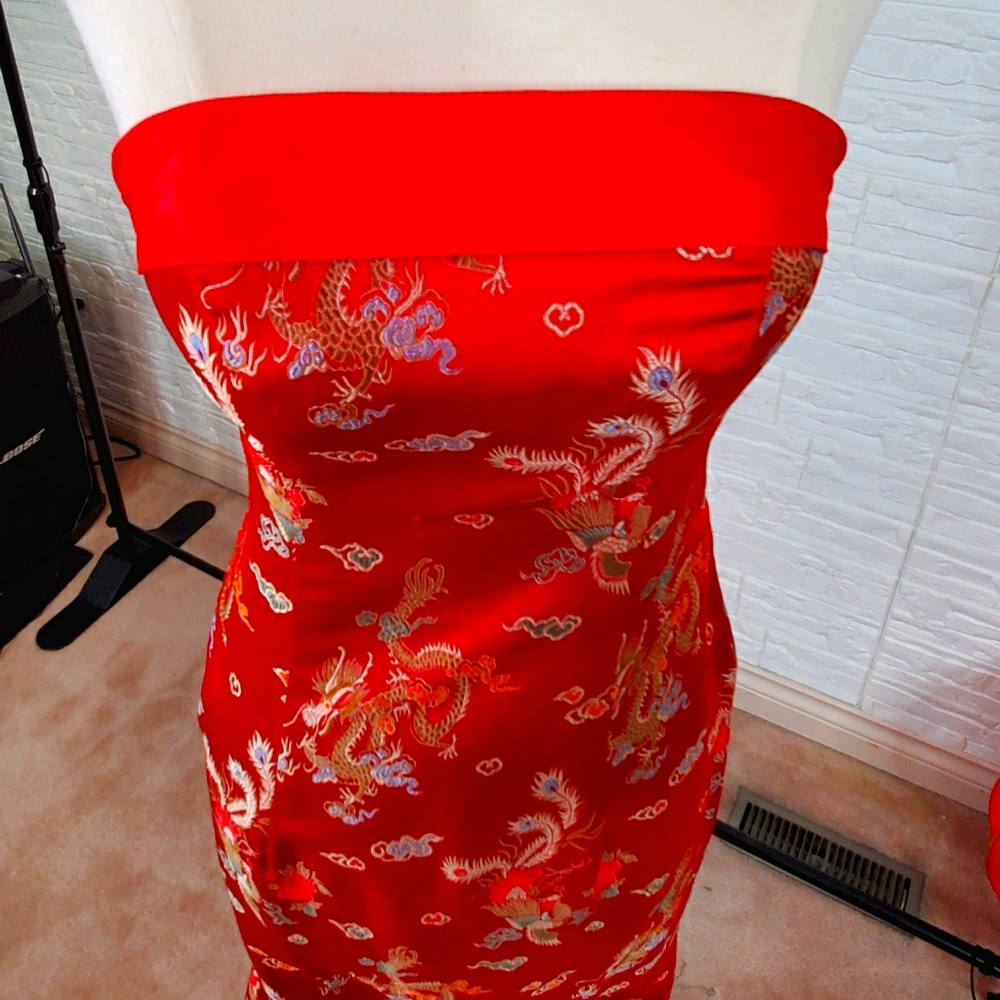 Chinese strapless Long gown with mermaid botton